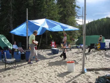 Camping auf sandiger Insel