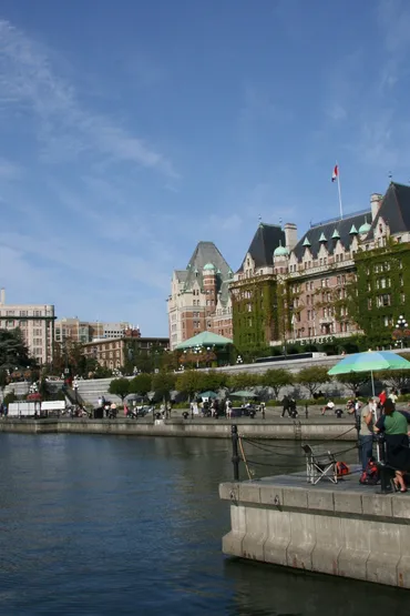 Bus Tour on Vancouver Island, hotels, 10 days